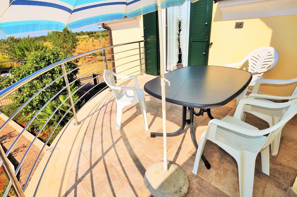 Apartments Sv. Pelegrin Умаг Экстерьер фото